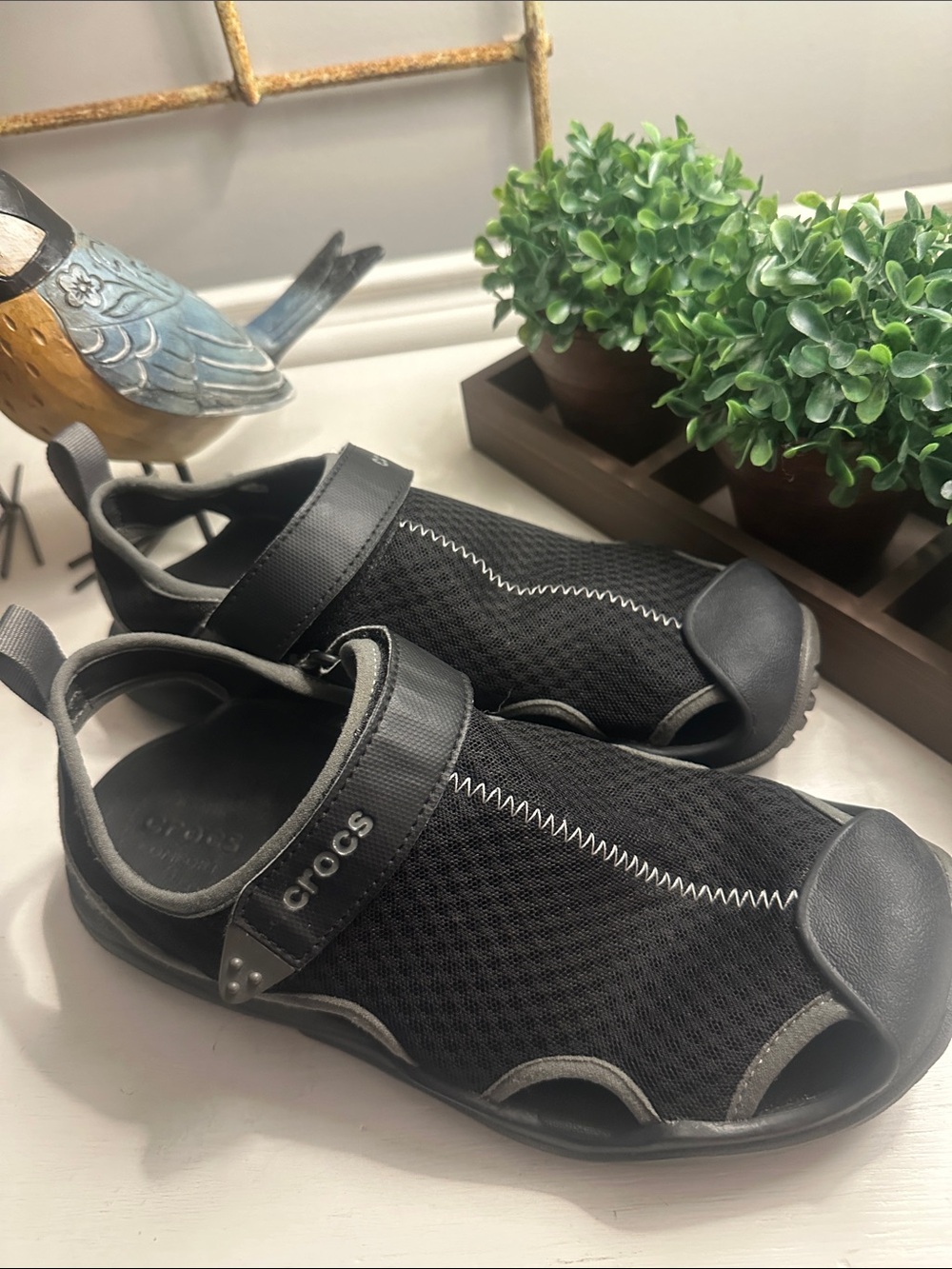 Men’s Crocs Water Shoes Sandals 9 - Picture 2 of 6